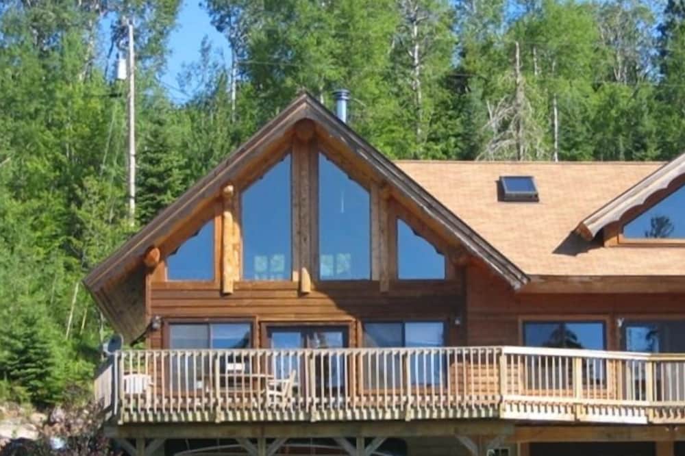 Beautiful Echo Trail Cabin Near the Boundary Waters