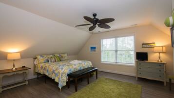 4 bedrooms, iron/ironing board, travel crib, free WiFi