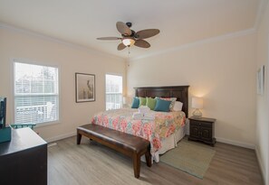 4 Schlafzimmer, Bügeleisen/Bügelbrett, Reisekinderbett, kostenloses WLAN