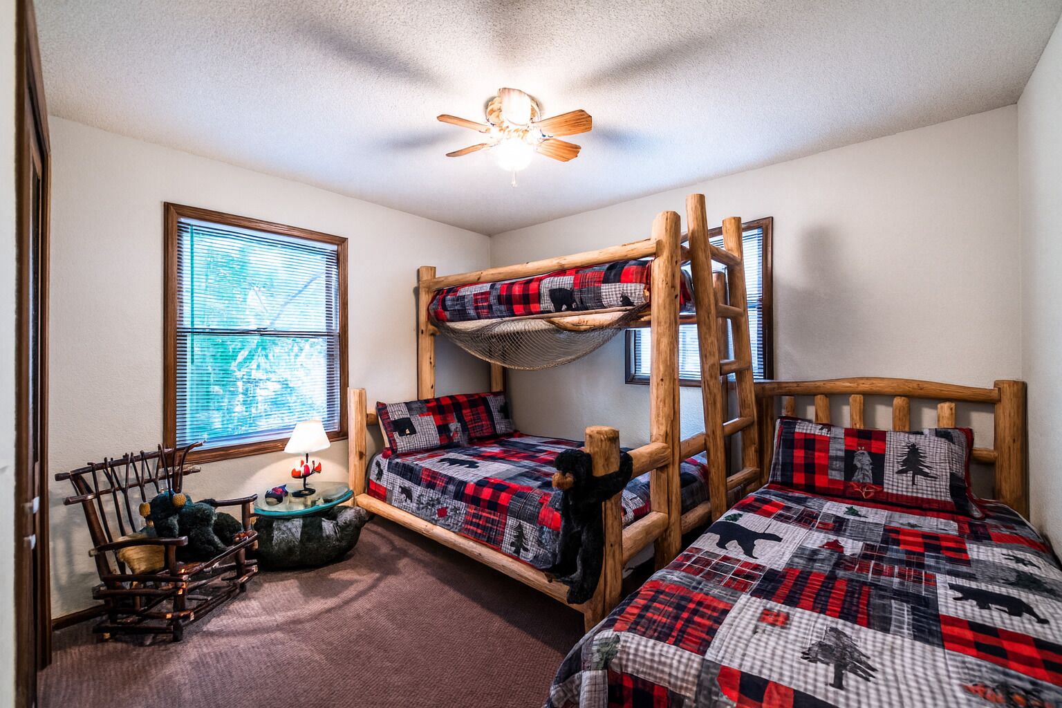 3 makuuhuonetta, vauvan matkasänky, ilmainen Wi-Fi, vuodevaatteet