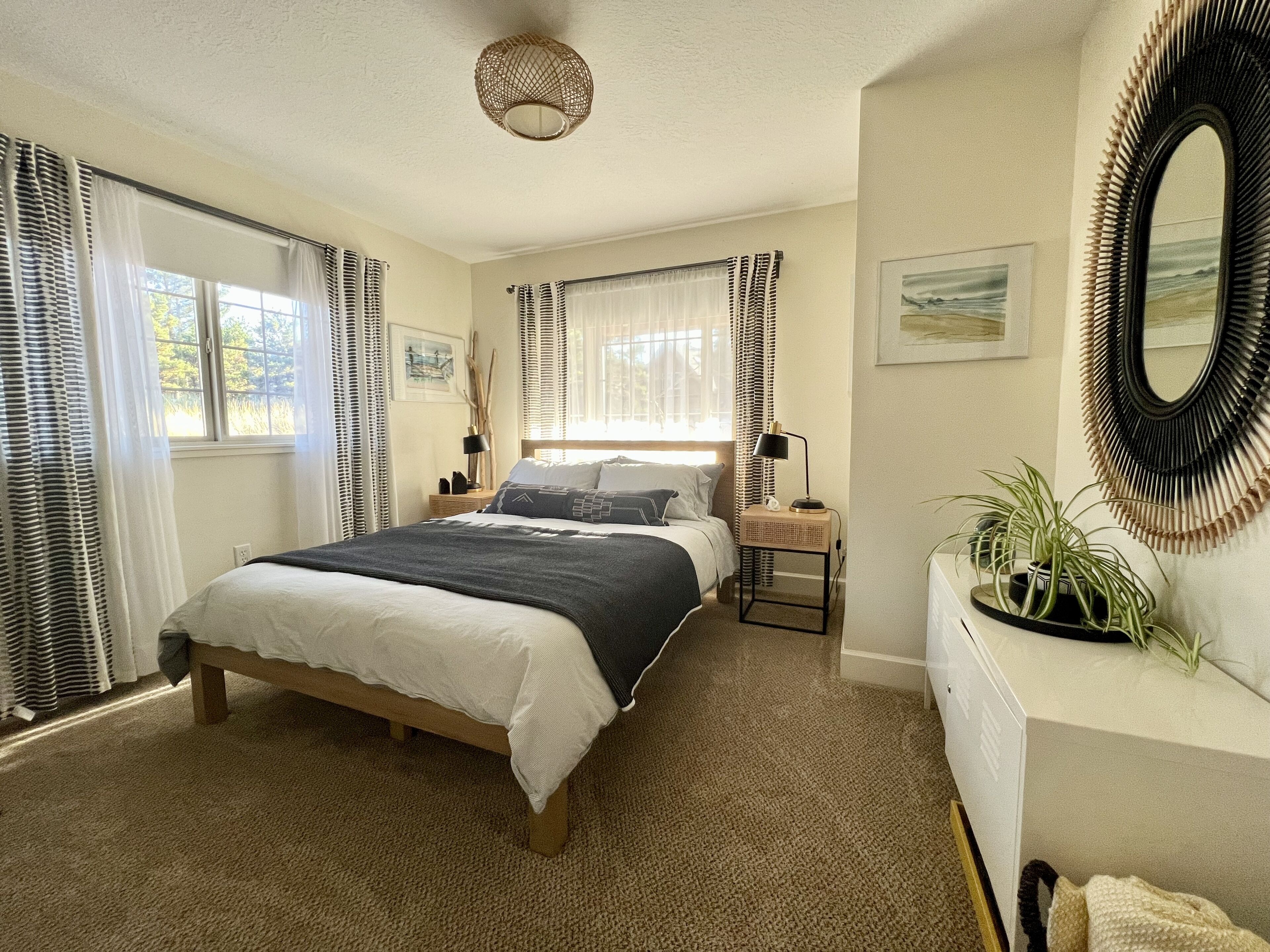 Modern, Peaceful Family Beach Retreat !