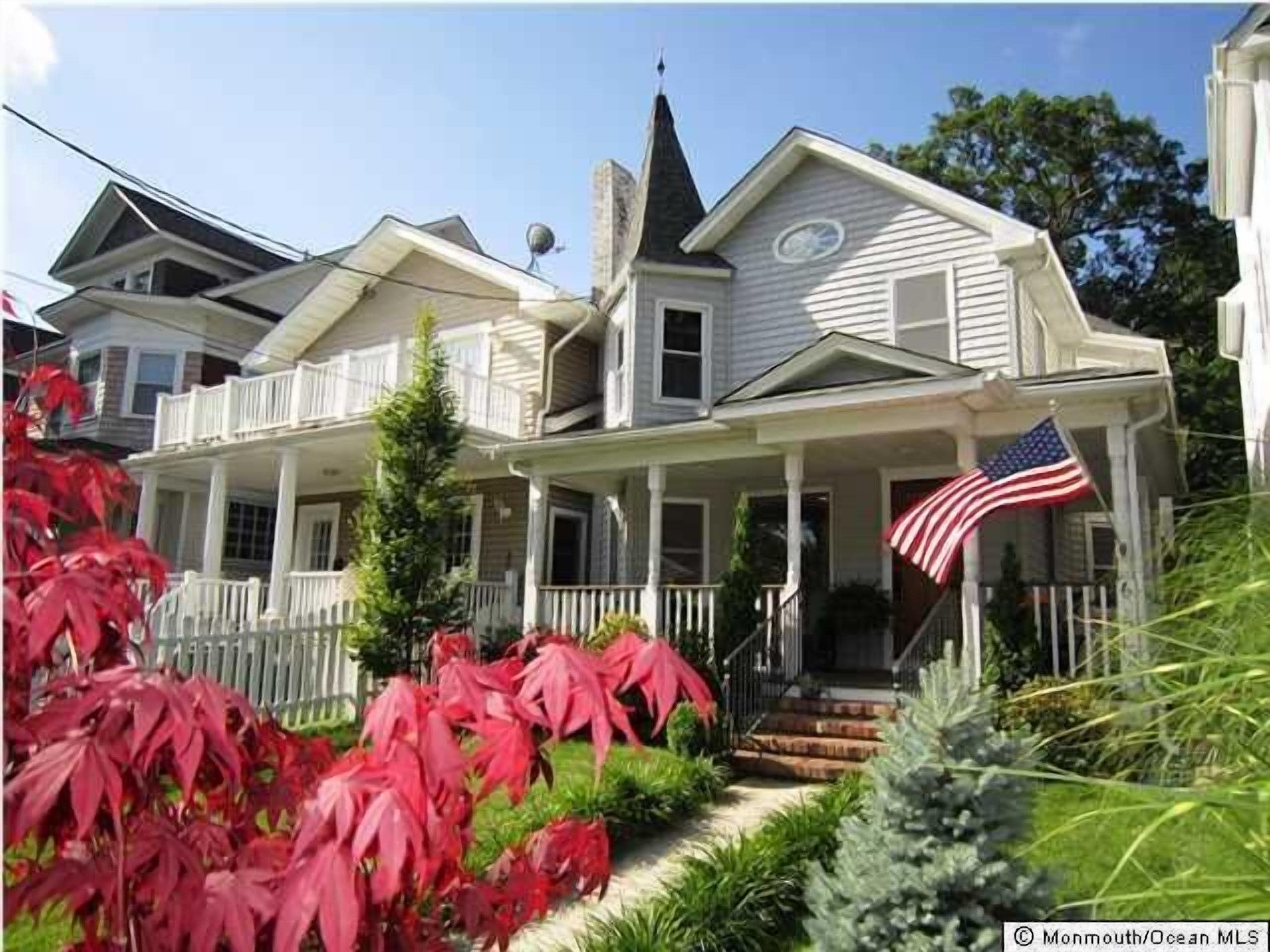 Unique Beautiful Modern Beach Home WITH POOL- walk to Boardwalk & Cookman Ave!