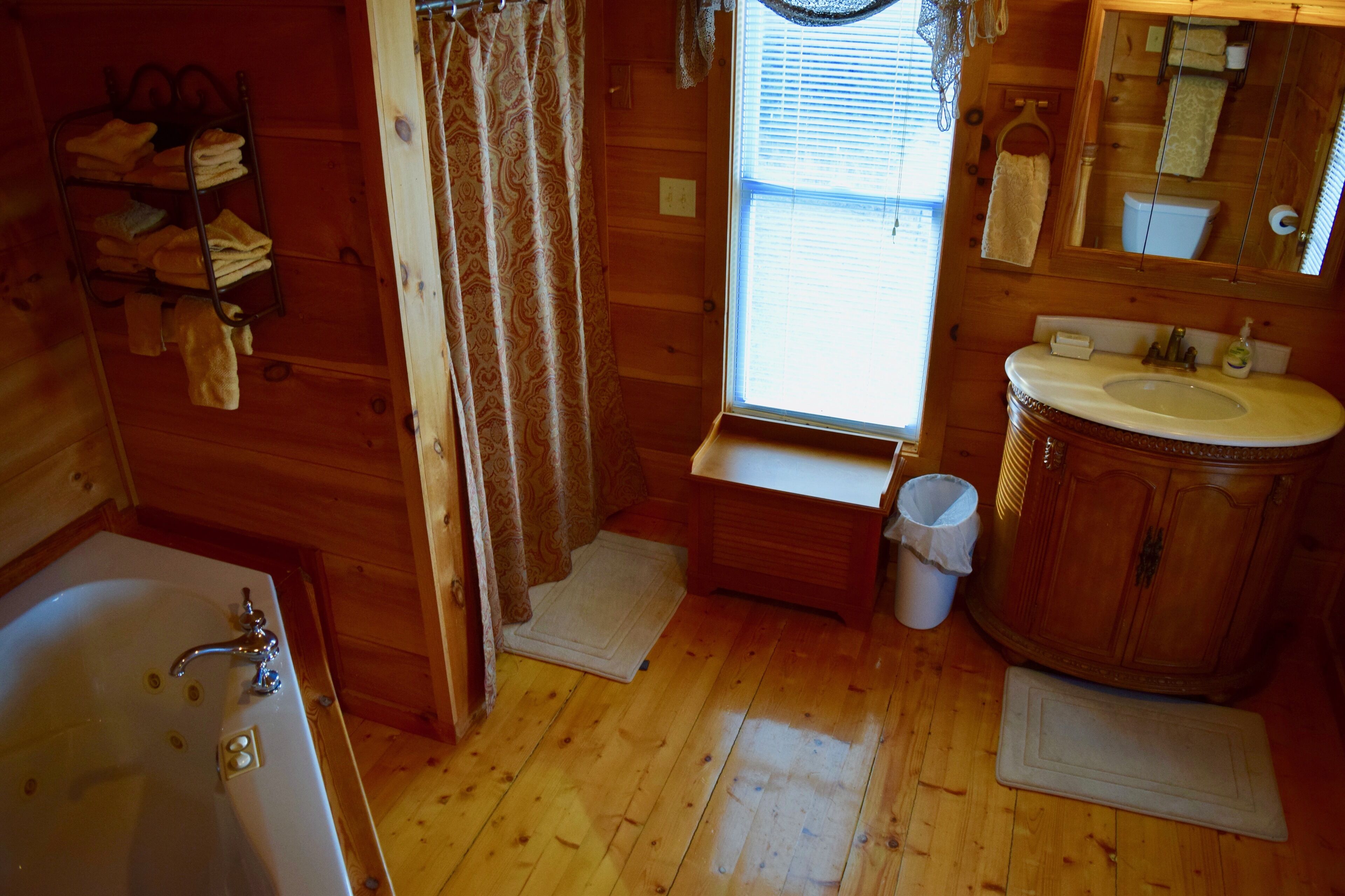 The Upper Threshold Suite at the Country Manor Inn