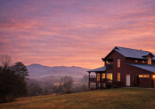 المنشأة من الخارج