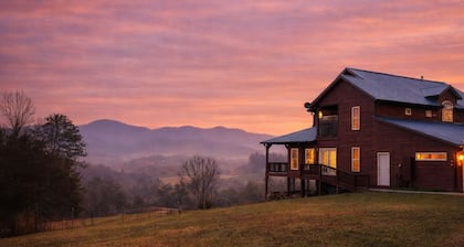The Upper Threshold Suite at the Country Manor Inn