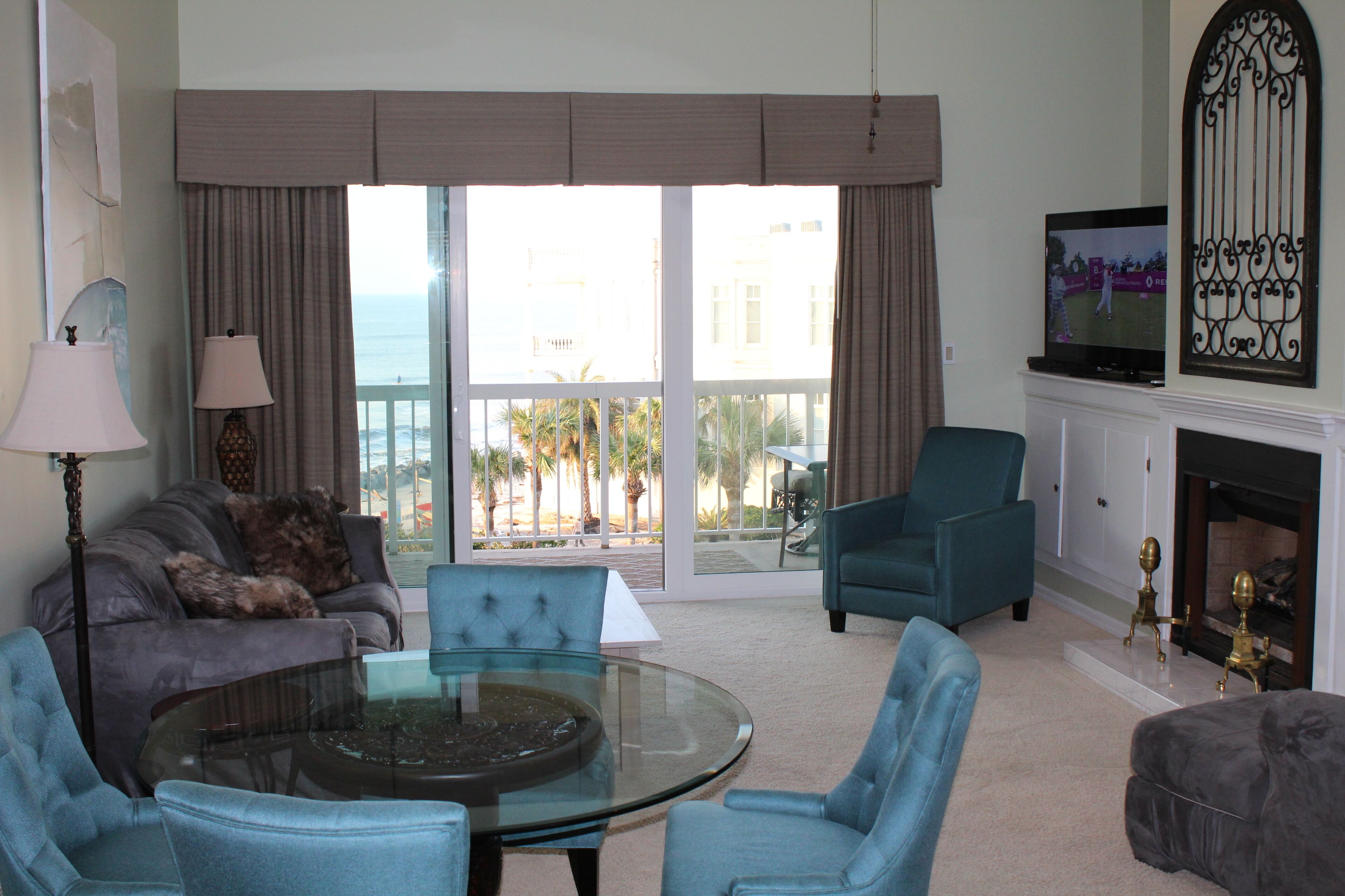 Smart TV, fireplace