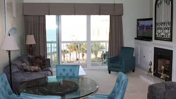 Smart TV, fireplace
