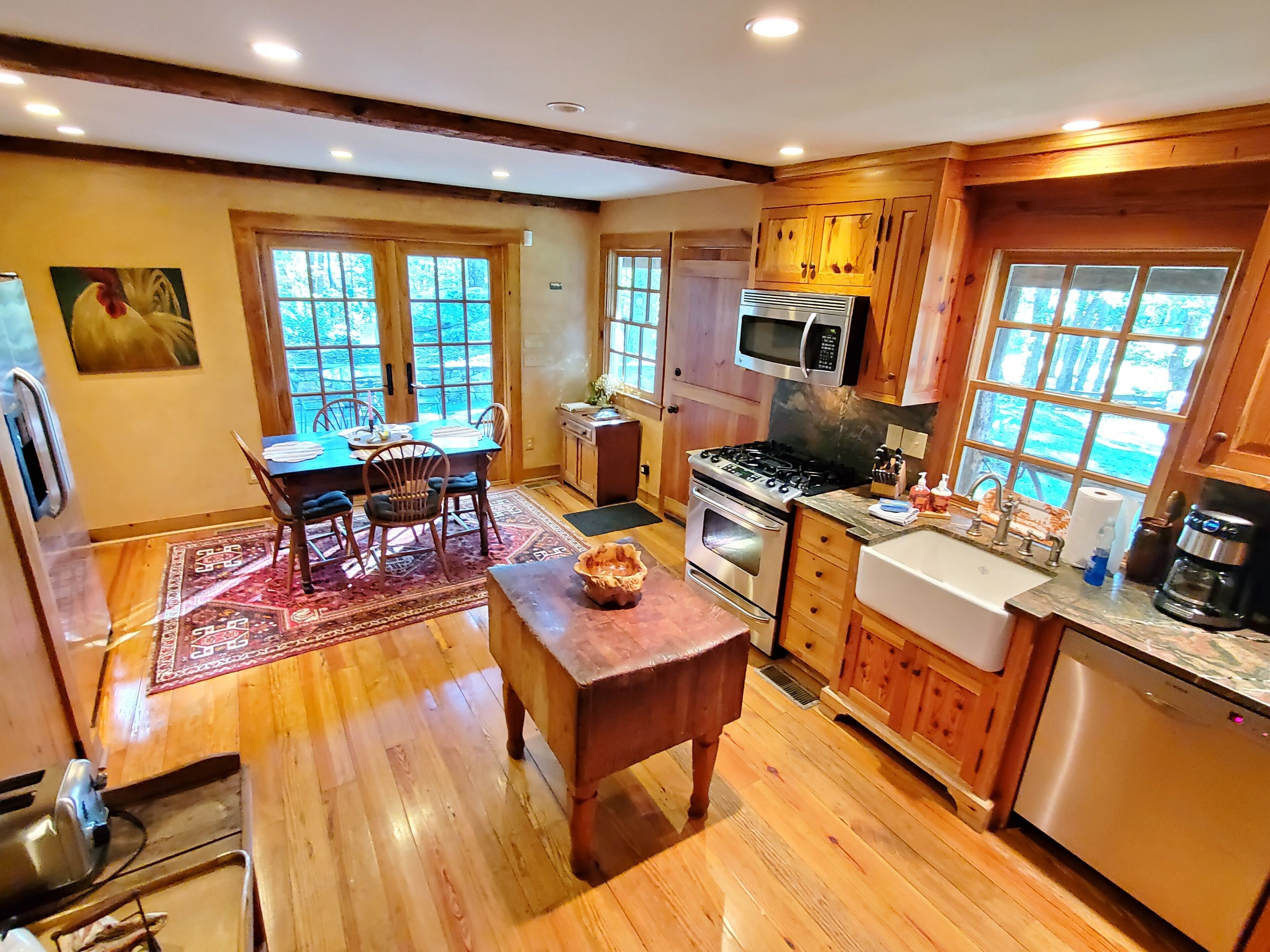 Overlook Cabin Atop the Blue Ridge Mountains
