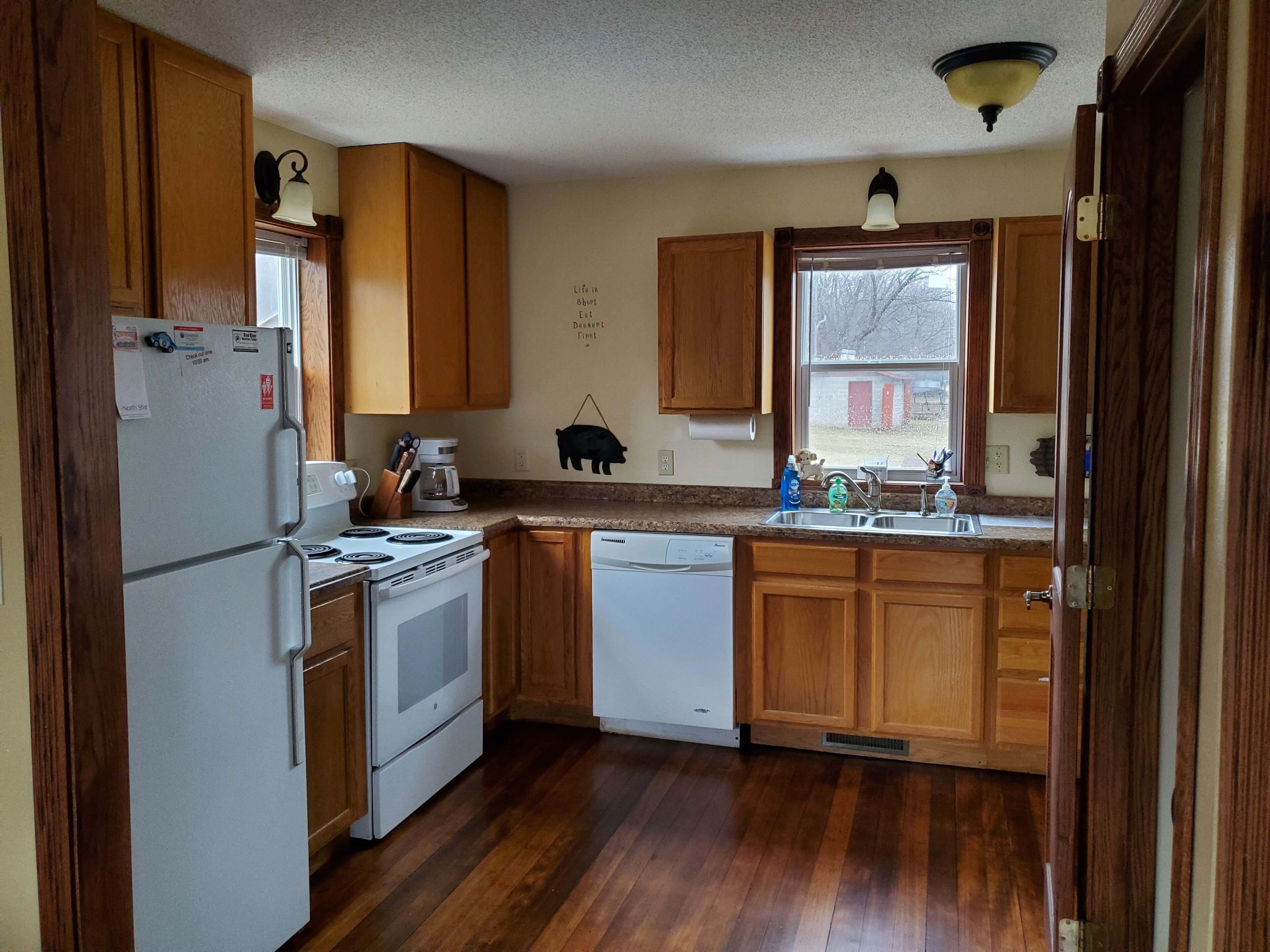 Cyclin-Up Inn 3 br home overlooking Whalan and the Root River Trail, Pet Welcome