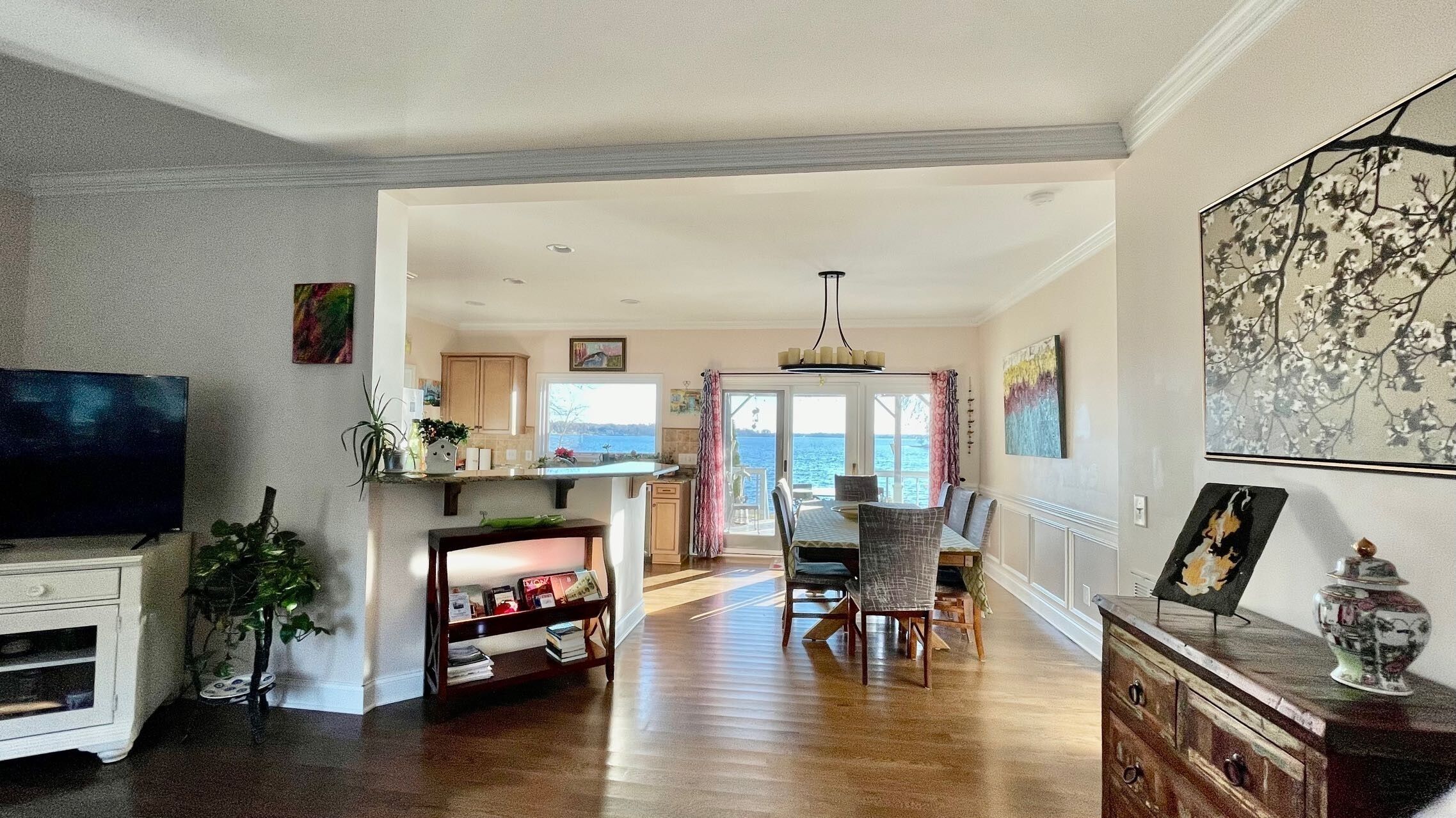 Beautiful Lake Home in Private Paradise