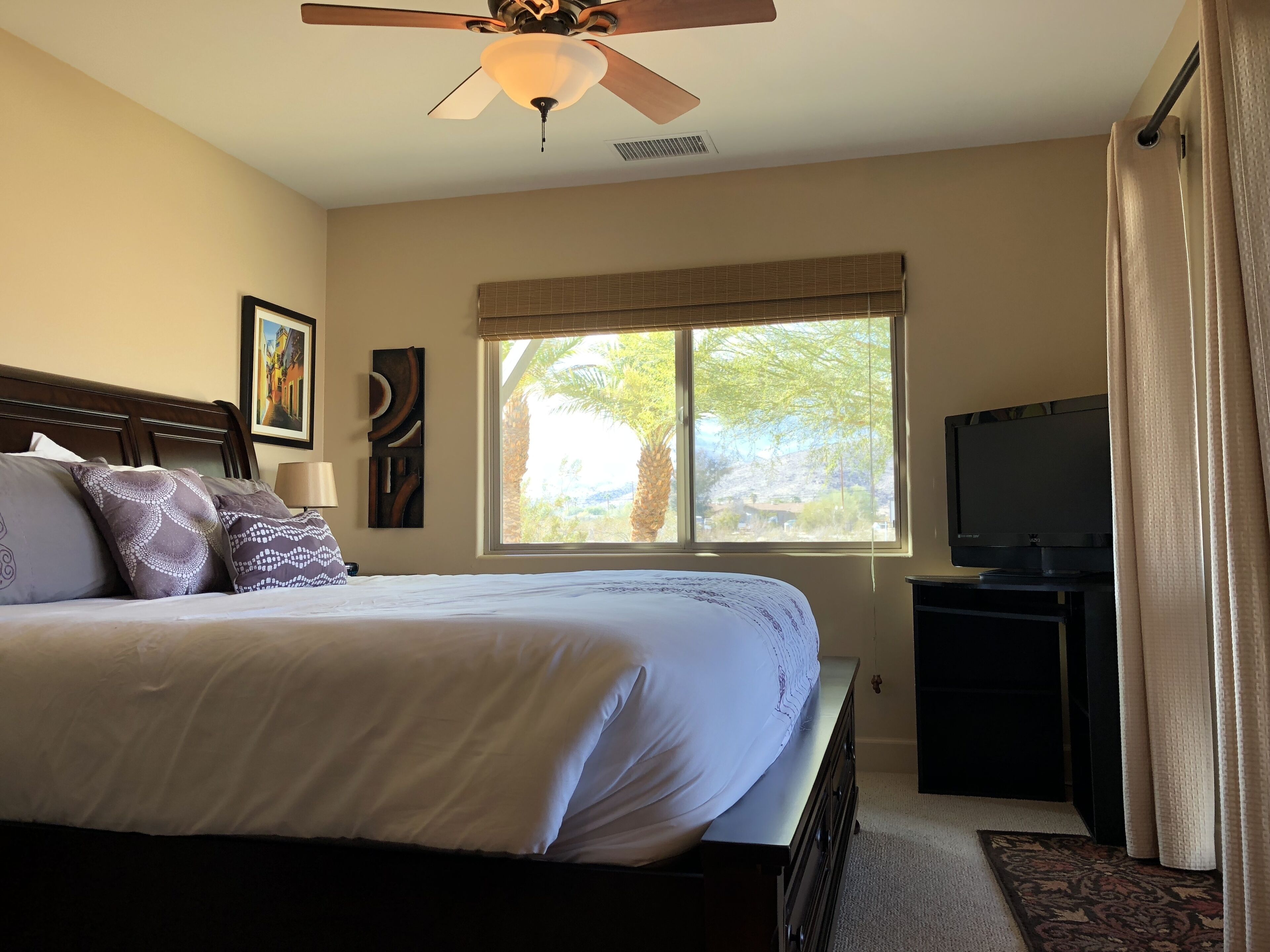 1 chambre, fer et planche à repasser, accès au Wi-Fi (inclus)