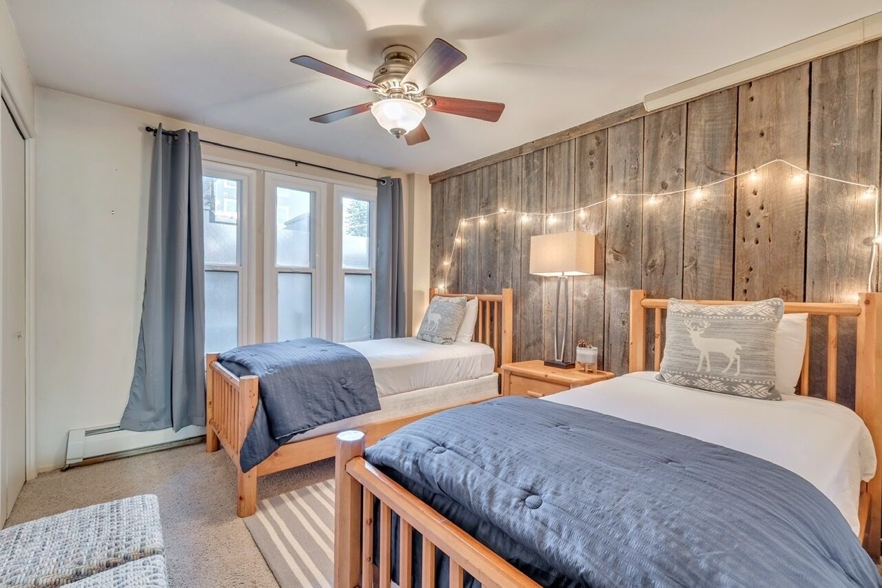 2 bedrooms, iron/ironing board, travel crib, free WiFi