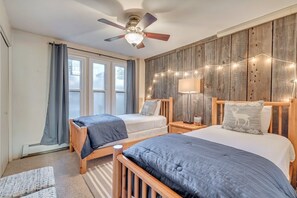 2 bedrooms, iron/ironing board, travel cot, free WiFi