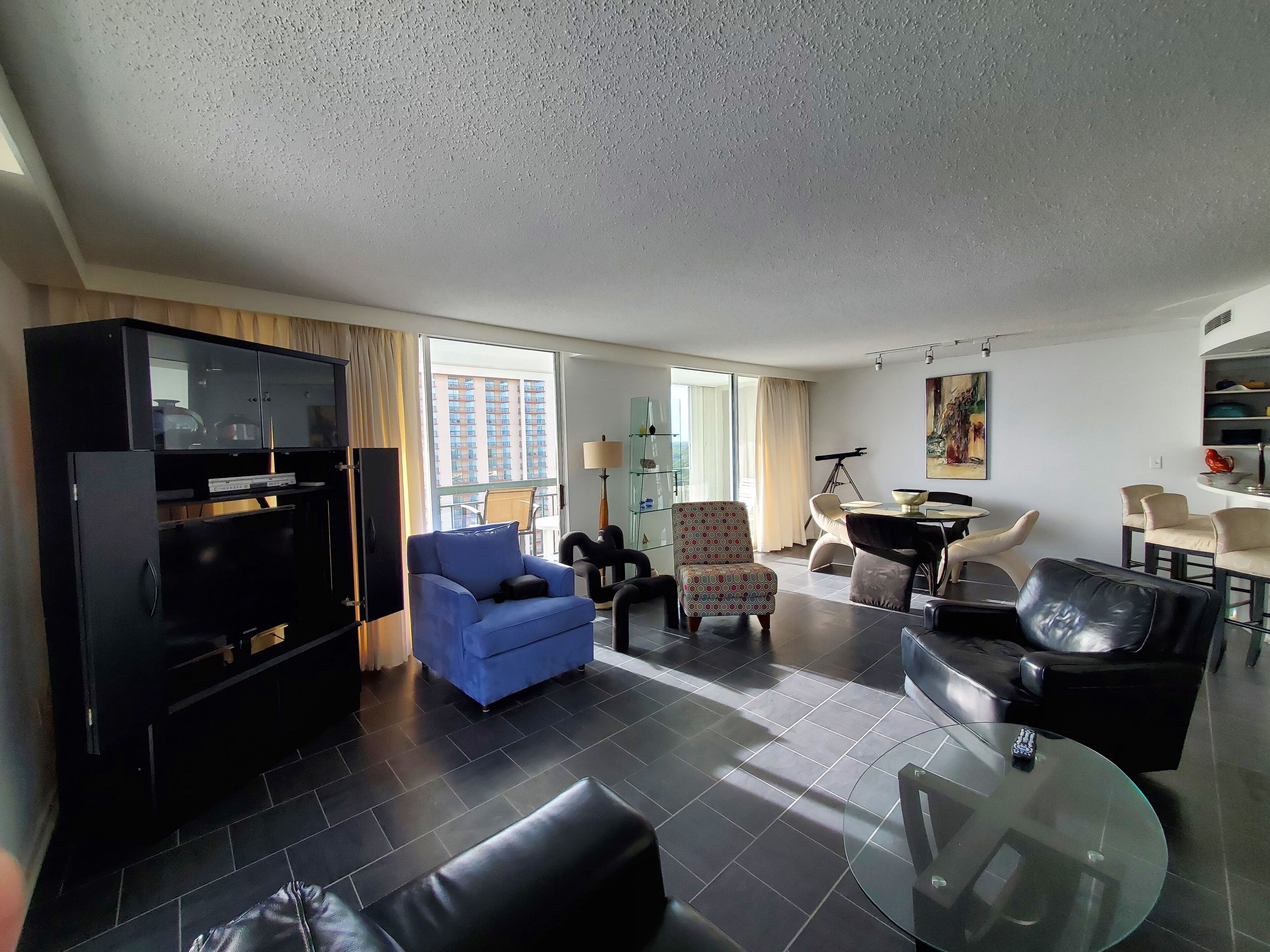 True Direct Oceanfront - Lg Penthouse Corner Unit!  Spacious, Modern & Clean! 