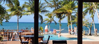 Bungalow familiar en la playa | Resort de buceo ecológico privado con piscina y playa