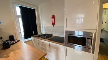 Apartment, Ensuite (2,4) | Shared kitchen