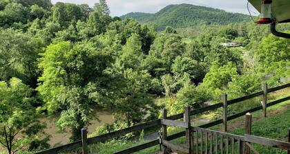 Acogedora cabaña vistas al río Tuckaseegee Sylva, NC 28779