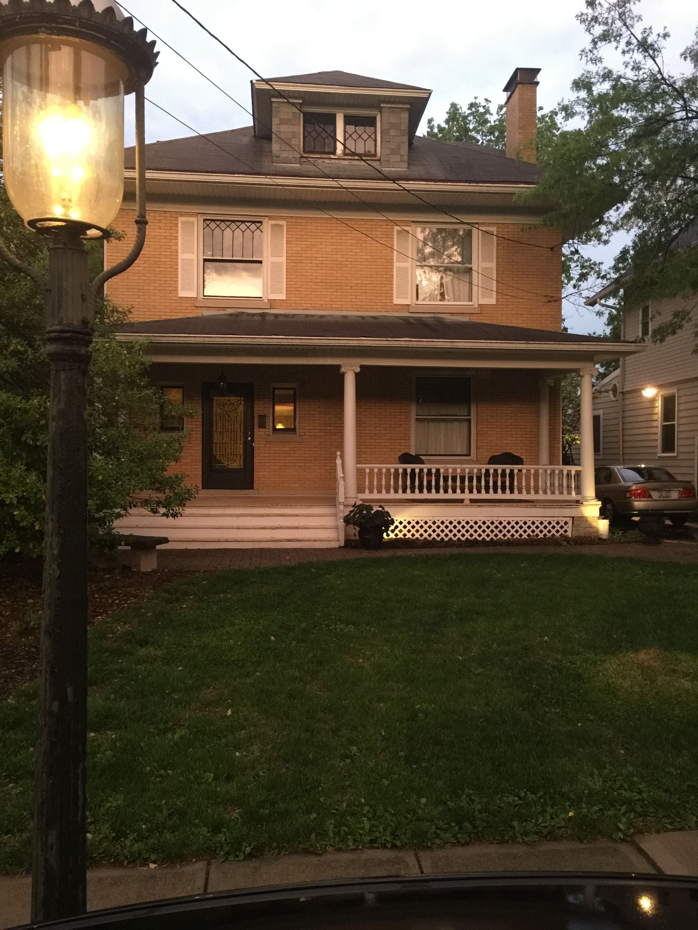 Hyde Park Home - Great Location