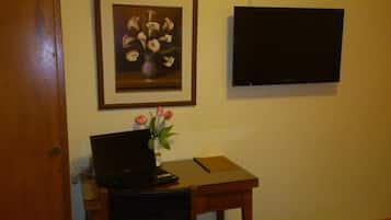 In-room safe, desk, iron/ironing board, free WiFi