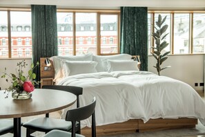 Superior Suite | 1 bedroom, premium bedding, pillow-top beds, minibar - Eilert Smith Hotel (Stavanger)
