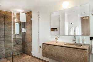 Ducha y cabezal de ducha con hidromasaje