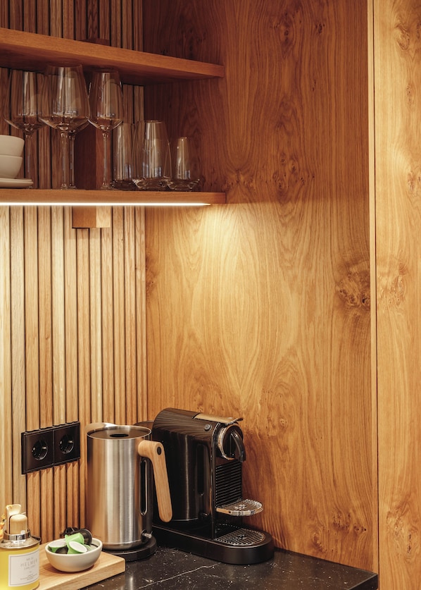 Deluxe-Doppelzimmer | Eigene Küche | Kühlschrank, Espressomaschine, Wasserkocher, Gewürze