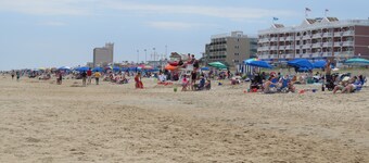 Summer 2025 Weeks - Spacious Family Vacation Home- Sleeps 15!