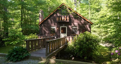 River Cabin in the Blue Ridge Mountains (Land Harbor)