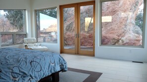 4 bedrooms, iron/ironing board, WiFi, bed sheets - Impressive 4BR + Media Rm Larkspur Home w/ WiFi, athletic field & 360 Mnt Views (LARKSPUR)