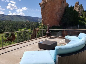 Property grounds - Impressive 4BR + Media Rm Larkspur Home w/ WiFi, athletic field & 360 Mnt Views (LARKSPUR)