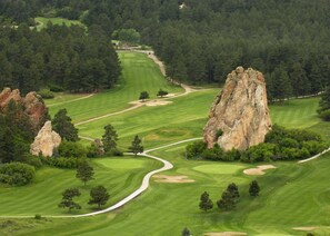 Golf - Impressive 4BR + Media Rm Larkspur Home w/ WiFi, athletic field & 360 Mnt Views (LARKSPUR)