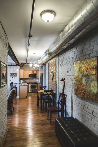 Cozy loft in the ❤️ of DT Lynchburg! 