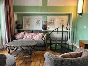 Interior - Stunning one-bedroom duplex with 2 panoramic terraces. AC throughout. Sleeps 4. (Paris)
