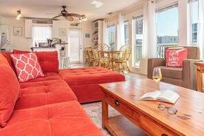 Älytelevisio, videopelejä, musiikkikirjasto, videokirjasto