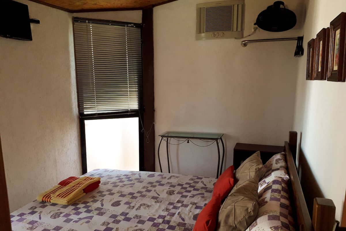 1 bedroom, hypo-allergenic bedding, minibar, blackout curtains