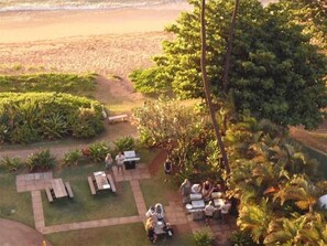 تناول الطعام بالخارج