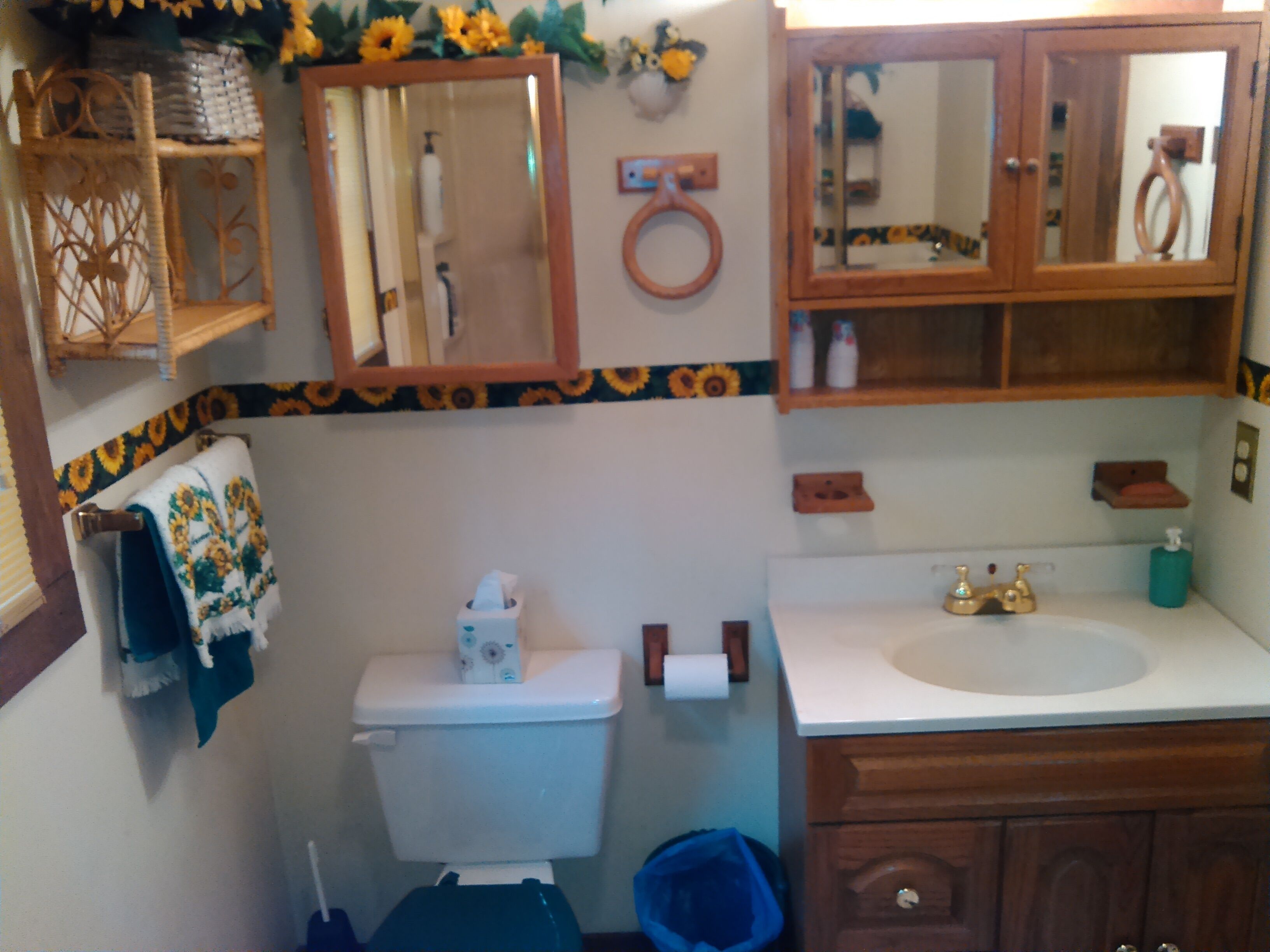 Beautiful log cabin home 9-13