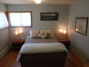 2 camere, una scrivania, ferro/asse da stiro, culla da viaggio