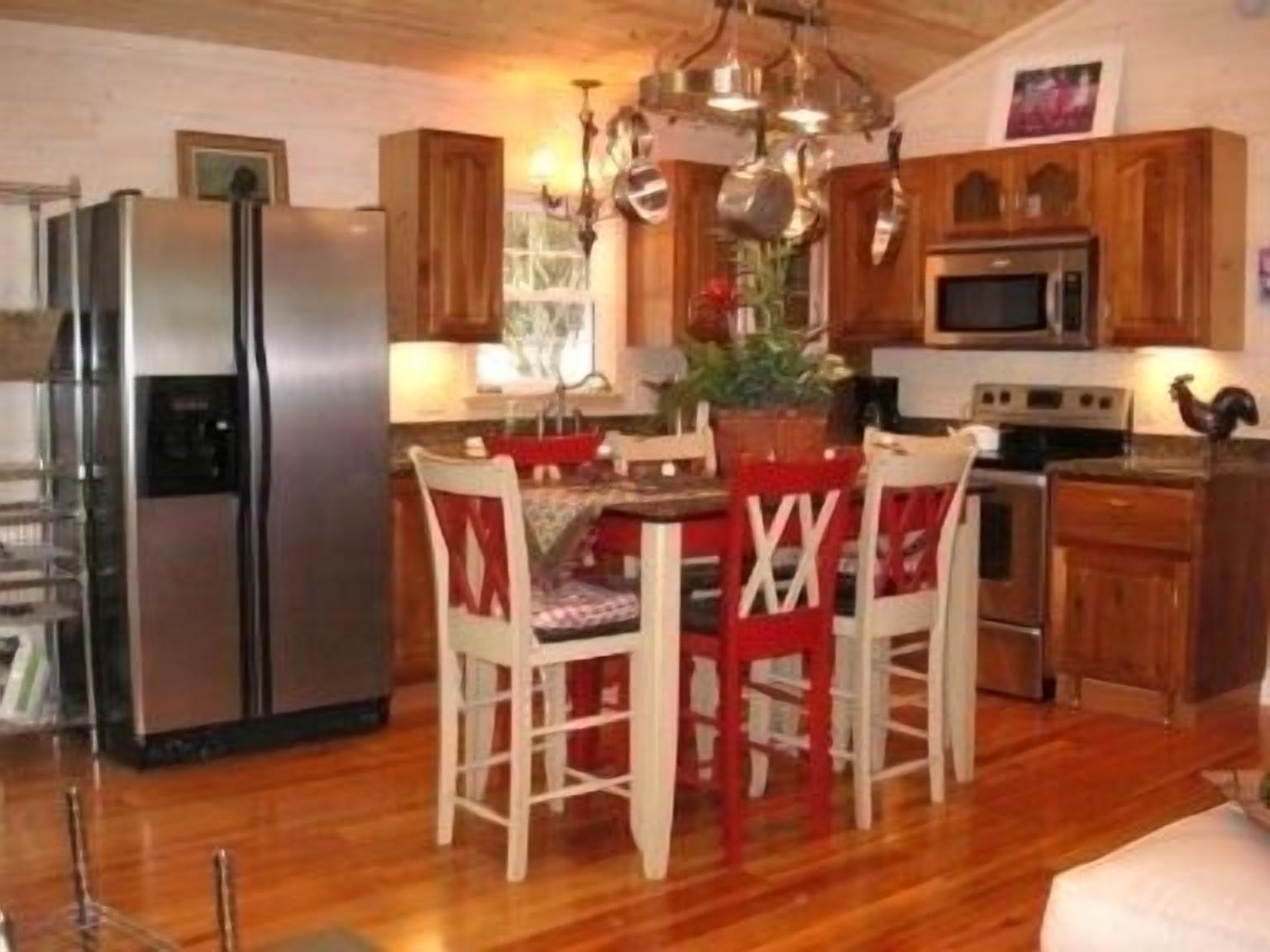 Cabin Bascom/Luxury in Every Detail!   New Central HVAC & King Master Suite!