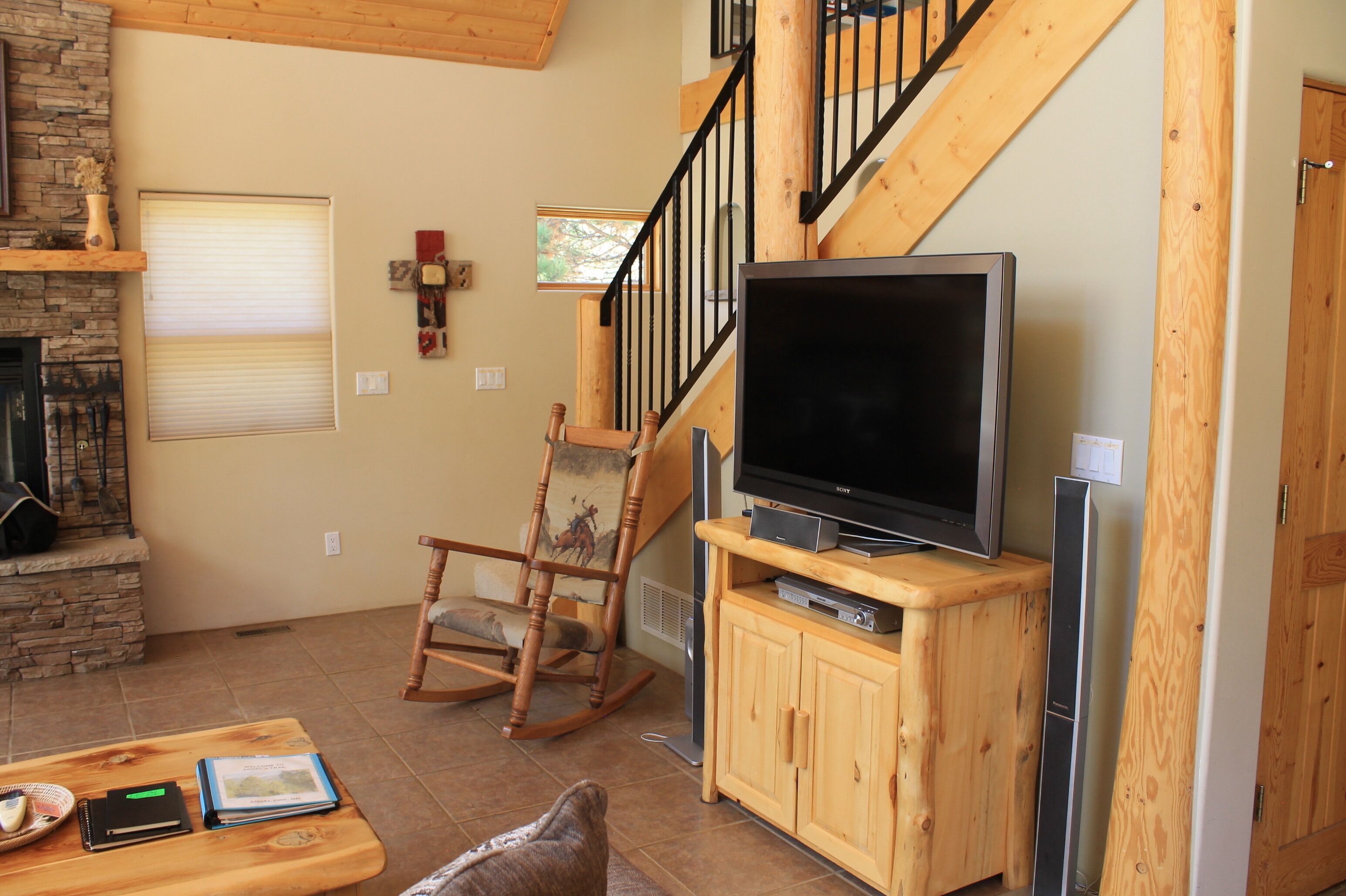 Recently updated ; lots of wildlife; hot tub; Mountain View