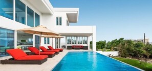 Sebuah infinity pool