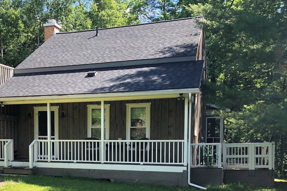 Lovely Cottage That Is Completely New With All The Luxuries You Would Want!