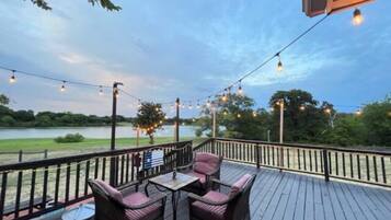 Traditional House, Multiple Bedrooms, Non Smoking, Lake View | Water view