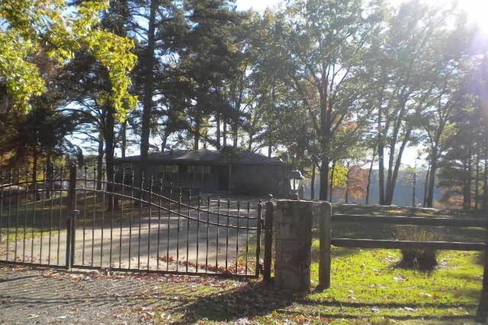 Harris Brake Lakehouse