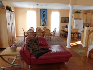 TV, DVD-spiller og bøker