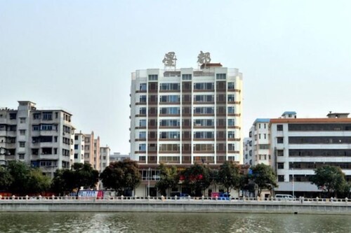 United Star Hotel