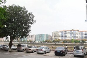Self parking - United Star Hotel (Kaiping)