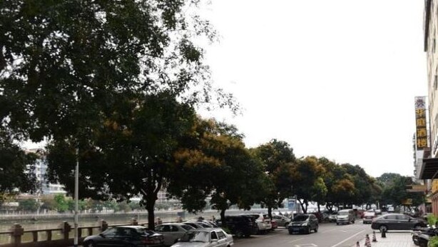 Self parking - United Star Hotel (Kaiping)