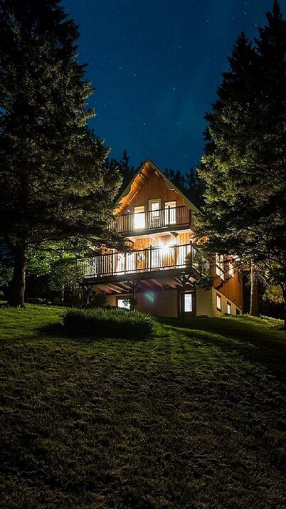 Family Friendly Chalet Game Room, Enjoy the View  - 3 Br 2 mi to Smuggs