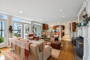 Smart TV, fireplace, video games, DVD player